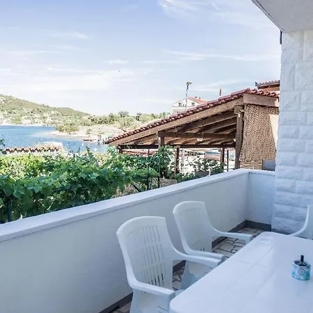 Rozina Apartman Vinisce